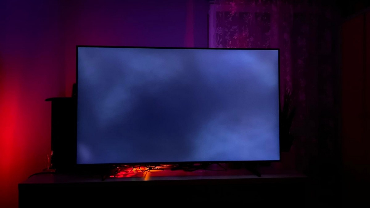 màn hình tivi có ánh sáng mờ mà không hình - hình 1